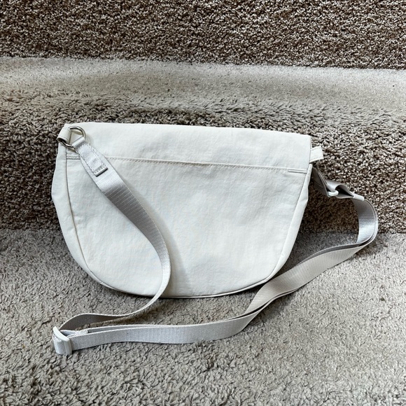 lululemon athletica Cream 2L Festival Crossbody Bag—New Without Tags - Picture 7 of 11